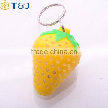 >>>2016 Korean Style Lovely Cheap Wholesale LED Light Strawberry Unisex Gift Fshion Fruit Key Electric Ring Key Holder/ photo-3