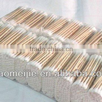 Production line wooden stick cotton swabs in factiory