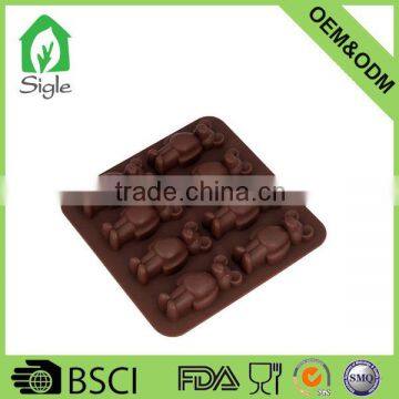 Convenience used BPA free 8-cup bear toy silicone chocolate mould or square ice cube maker