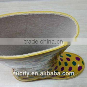 Elegant Yellow Kids Rubber Rain Boots With Dots Print