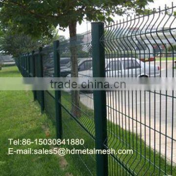 China Manufacturer Secure your Borders with euro Iron Wire Mesh Fence