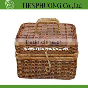 square wicker suit case with lid/chest furniter