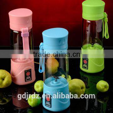 Hot Saling Modern Design Multifunctional Portable MINI Fruit Smoothie Blender/Juice MachiPortable Fruit Juice Machine photo-3