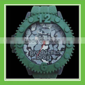 High Quality Products Bros Army Mr Shark Men Waterproof PVC Band Rubber Wrist Army Green Watch For Four Seasons