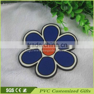 Customized logo flower shape plastic cup coaster