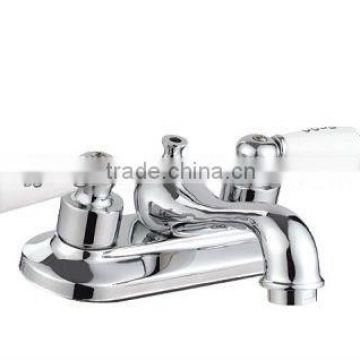 Double handle kitchen taps mixer