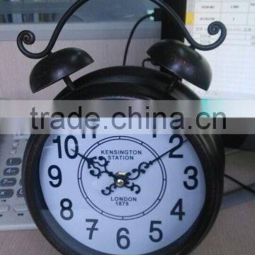 High quality customized cute character cheap metal decoration table clock!