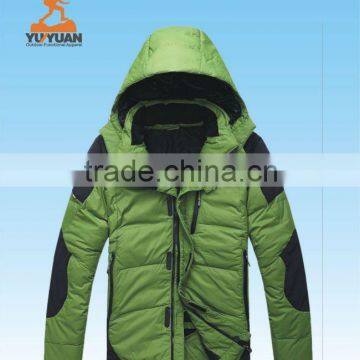 Men's fashion green ski jacket with detachable hood