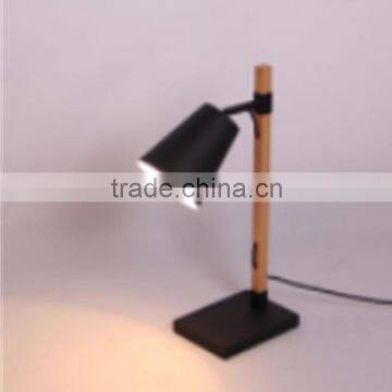 Modern European wooden table lamp metal base led desk lamp