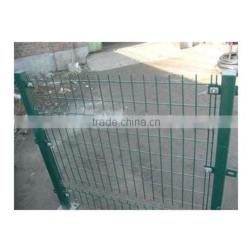 Low price safety metal fence wire mesh fence from factory