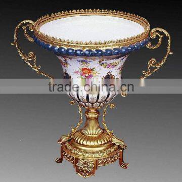 Floral Design Ceramic Fruit Bowl With Gilt Copper Mounted and Base photo-4