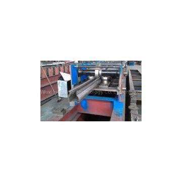 Rack roll forming machine for upright sections
