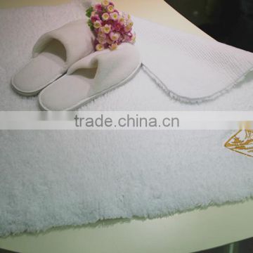 Washable White shaggy Bath Mat for hotel