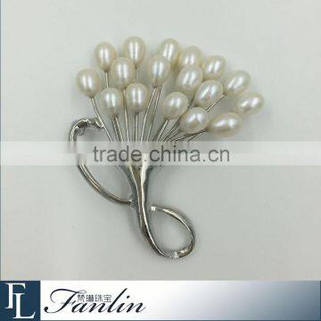 Wholesale fashion rice shape freshwater pearl brooch