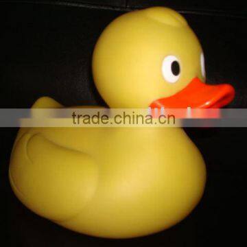 vinyl floating bath duck toy