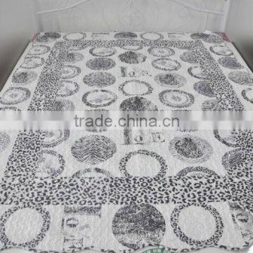 Roman microfiber printed quilt