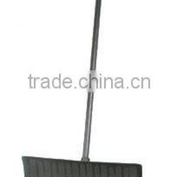 Snow pusher with steel handle