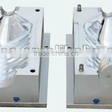 Custom made blow mould maker