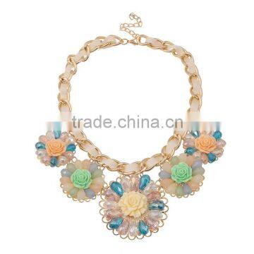 2015 New fashion color stone flower necklace