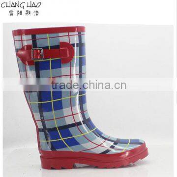 Rubber rain boot women fashion boot has colorful lattice printed Wellington Boot