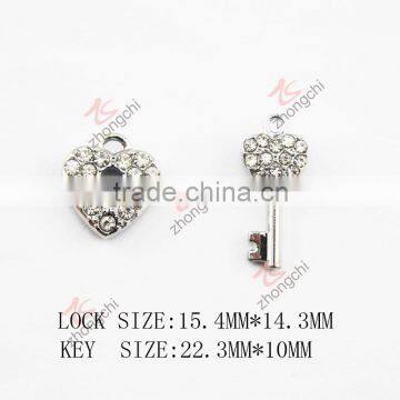 zinc alloy metal silver key lock set jewelry pendant