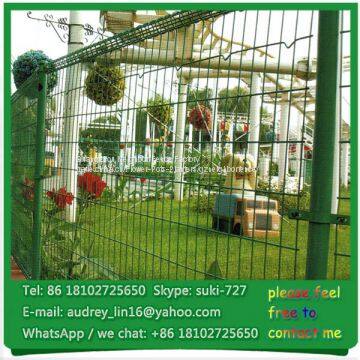 Green vinyl coated ornamental double loop wire mesh panel for sale