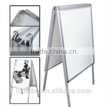 Aluminium poster stand