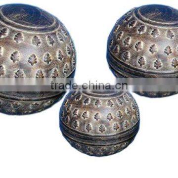 Round Decorative Balls , Made of Metal and set of 3 sizes