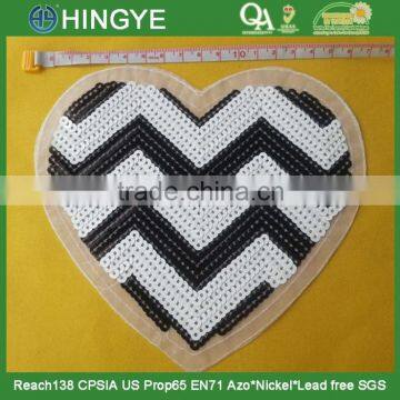 2015 New Arrive White and Black Heart Shape Emboridery Squin Patches -- M110