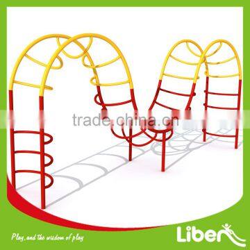 Chinese Best Kids Outdoor Metal Climbing Structure in M Shape