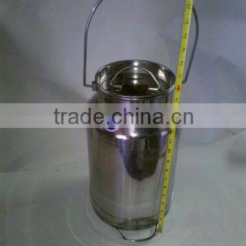 Lidded stainless steel milk bucket