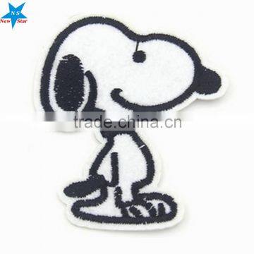 Custom Snoopy embroidery patch with low price