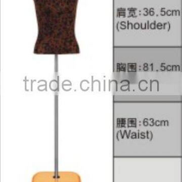 Fashionable Half Body Cloth Mannequin For Kinomo Display With Platform