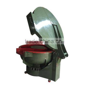 Vibratory finishing tumbler with noise cover 400L