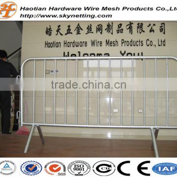 alibaba Environmental temporary privacy fencing/1.1m high & 2.5m width galvanized concert crowd control barrier