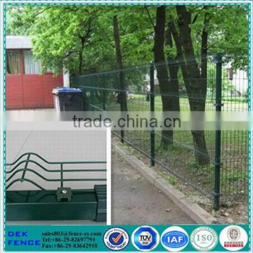 Fence wire plant protection / fences plants