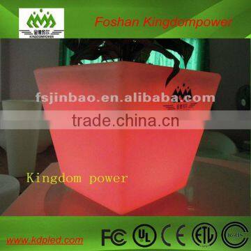 PE material waterproof beautiful led square flowerpot