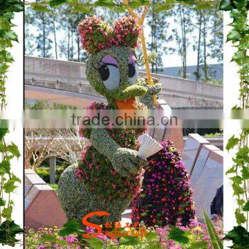 Artificial grass flower topiary park decoration boxwood ball ornaments artificial Donald Duck topiary