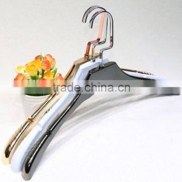 QD-246 High quality plastic hanger for suit cheap gold plastic hanger