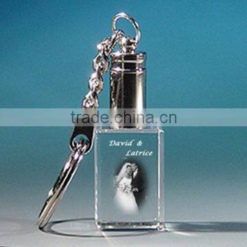 Wholesale Beautiful 3D laser image crystal keychain for wedding gift, crystal key ring