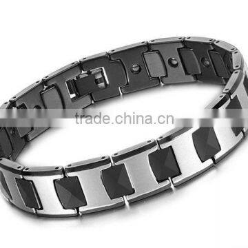 Black stainless steel bracelet vners jewelry display