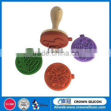 FDA High Quality Christmas Moose Shaped Wood Handle Custom Silicone Cookie Stamp photo-4