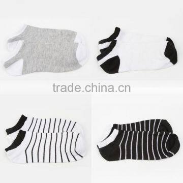Custom Wholesale Mens Fashion Black and White Stripes Socks photo-5
