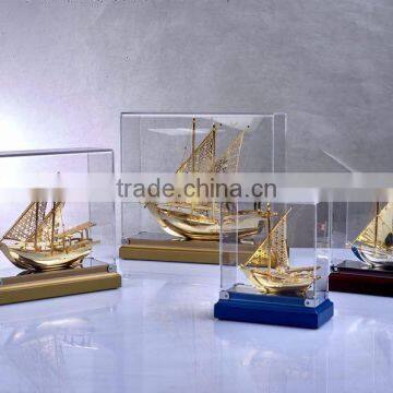 2017 NEW Style High Quality Beautiful Real Gold plated Dhow with Home Office Decor & Gift