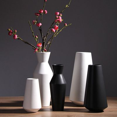 Convergent Modern Simple White Black Matte Ceramic Vase For Wedding Gift Decortion