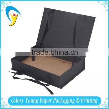 Guangzhou factory fibreboard clamshell cosmetic box with ribbon handle