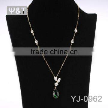 Sports Fans Wedding Gift Diamond Pendant Necklace for Photo Prop