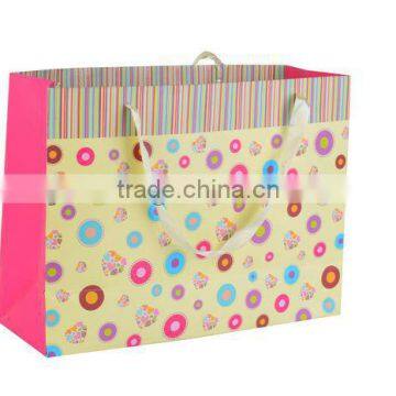 Custom Printed Boutique Gift Paper Bag with Handles Wholesale