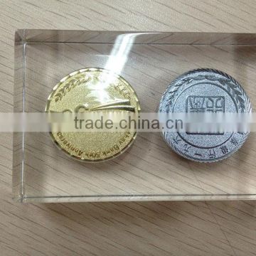 hot sales clear polyester resin paperweight with coin inside