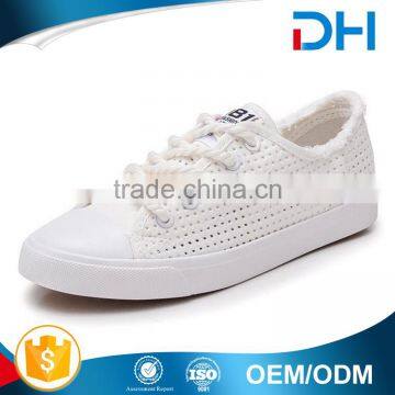 Woman net surface ventilation hollow canvas shoes wholesale from CHlNA